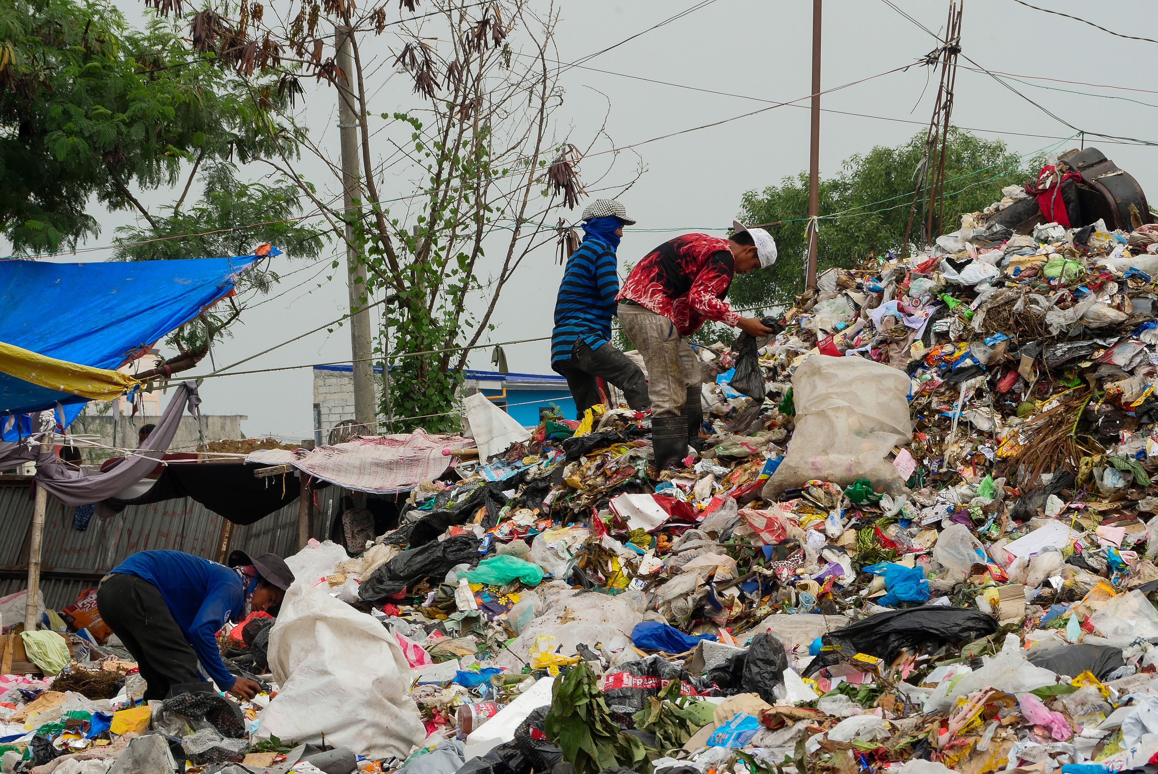 Trash talk in the Philippines reveals waste trails in Southeast